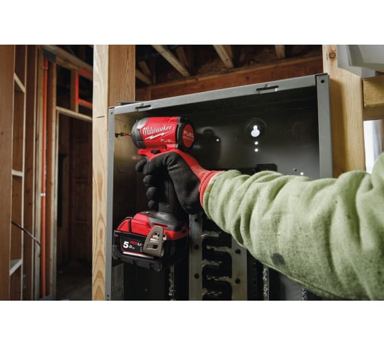 Аккумуляторный винтовёрт Milwaukee M18 FID3-502X 4933479865