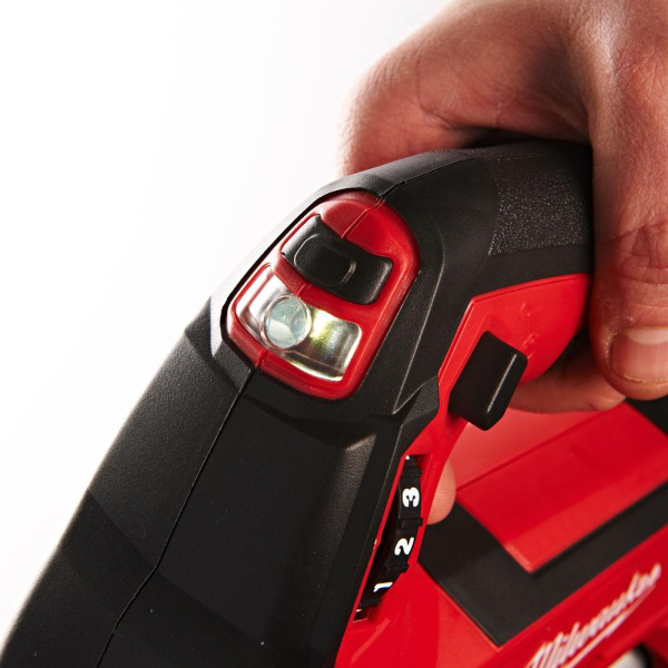 Шприц для смазки Milwaukee M18 GG-201C (Li-Ion2Ач)