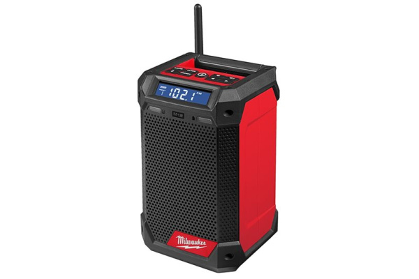 Аккумуляторное радио Milwaukee DAD+ зарядное устройство 4933472114