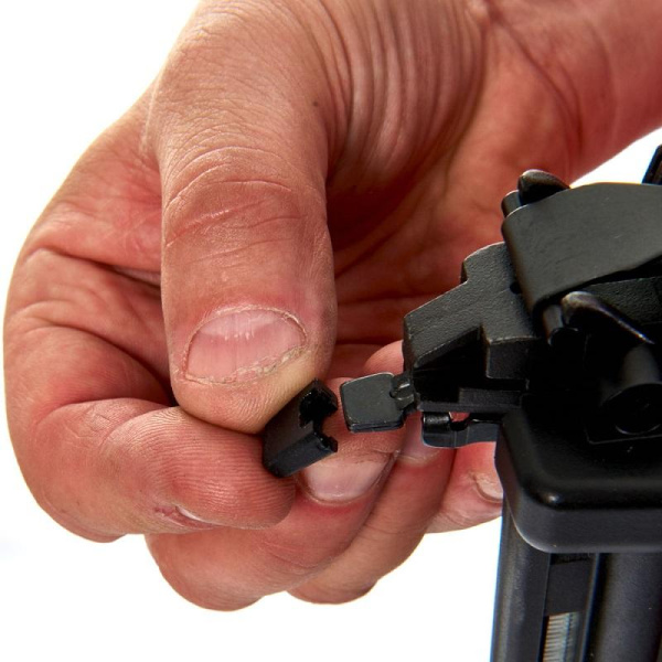 Аккумуляторный гвоздезабиватель Milwaukee M18 CN18GS-0X FUEL