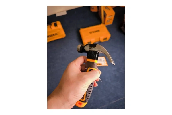 Молоток-гвоздодер INGCO  220г HCH81008D в Екатеринбурге 