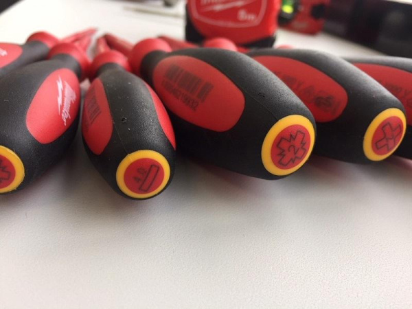 Отвертка Milwaukee  изолированая VDE PH/SL1 x80, шт