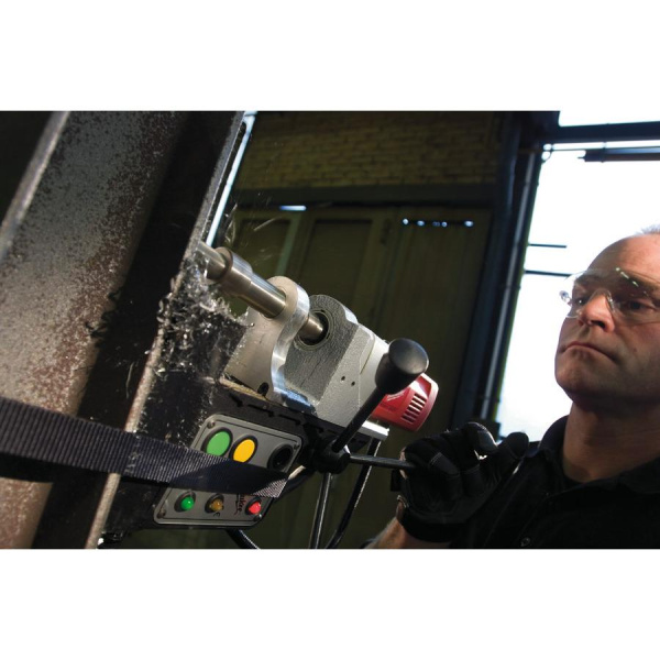 Дрель на магнитной станине Milwaukee MDE 42