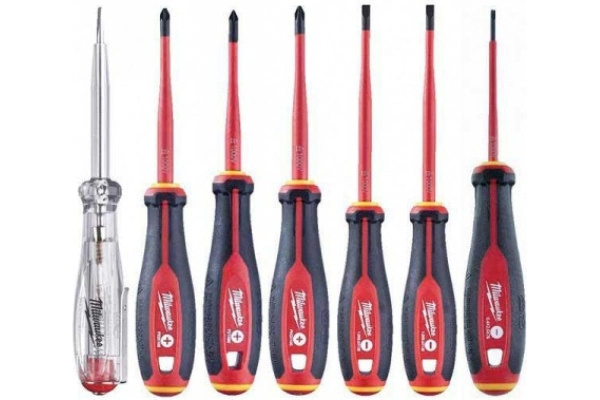 Набор трехгранных отверток изолированных Milwaukee VDE SL/PZ/PH + тестер напряжения - 7 шт  4932478738